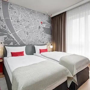 Intercityhotel מלון