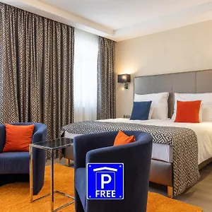 Silver Crown & Residence, Palace Quarter מלון