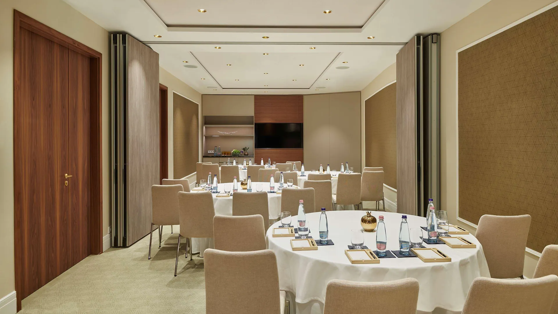 Parisi Udvar Hotel Budapest, Part Of Hyatt