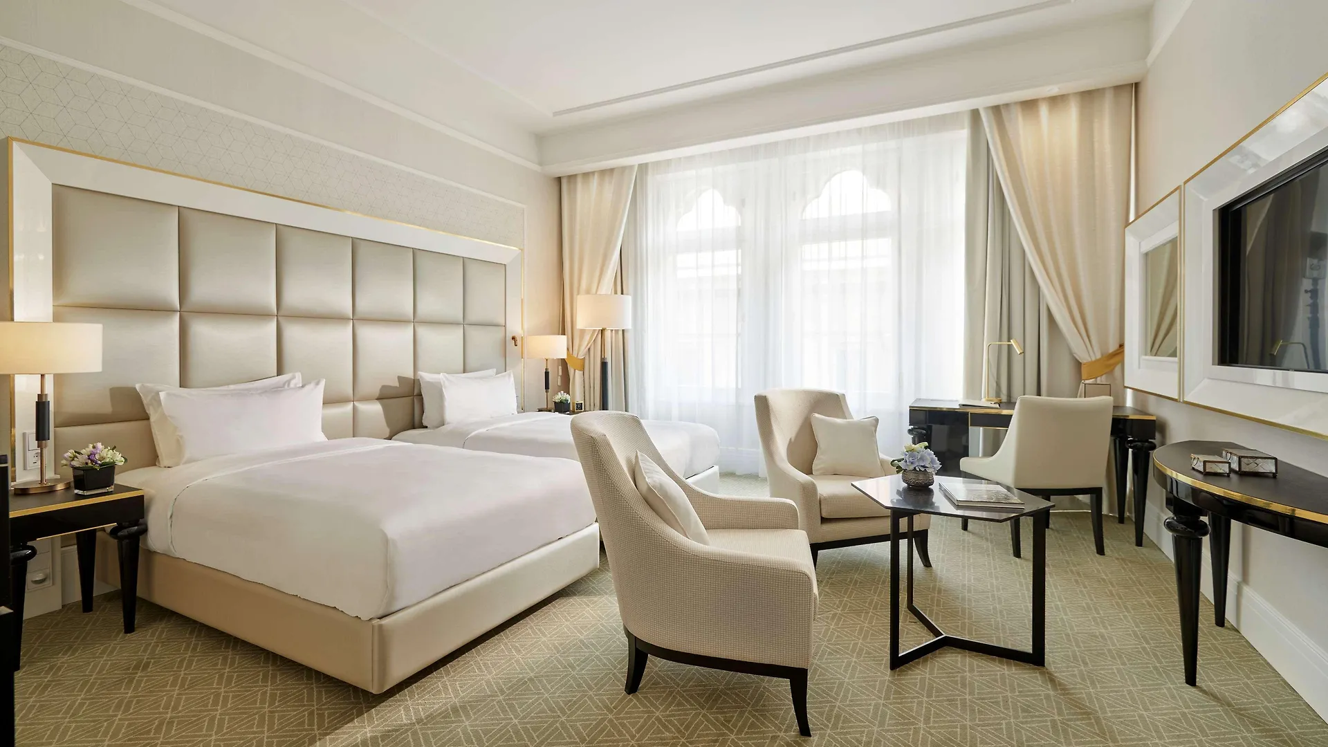 Parisi Udvar Hotel Budapest, Part Of Hyatt
