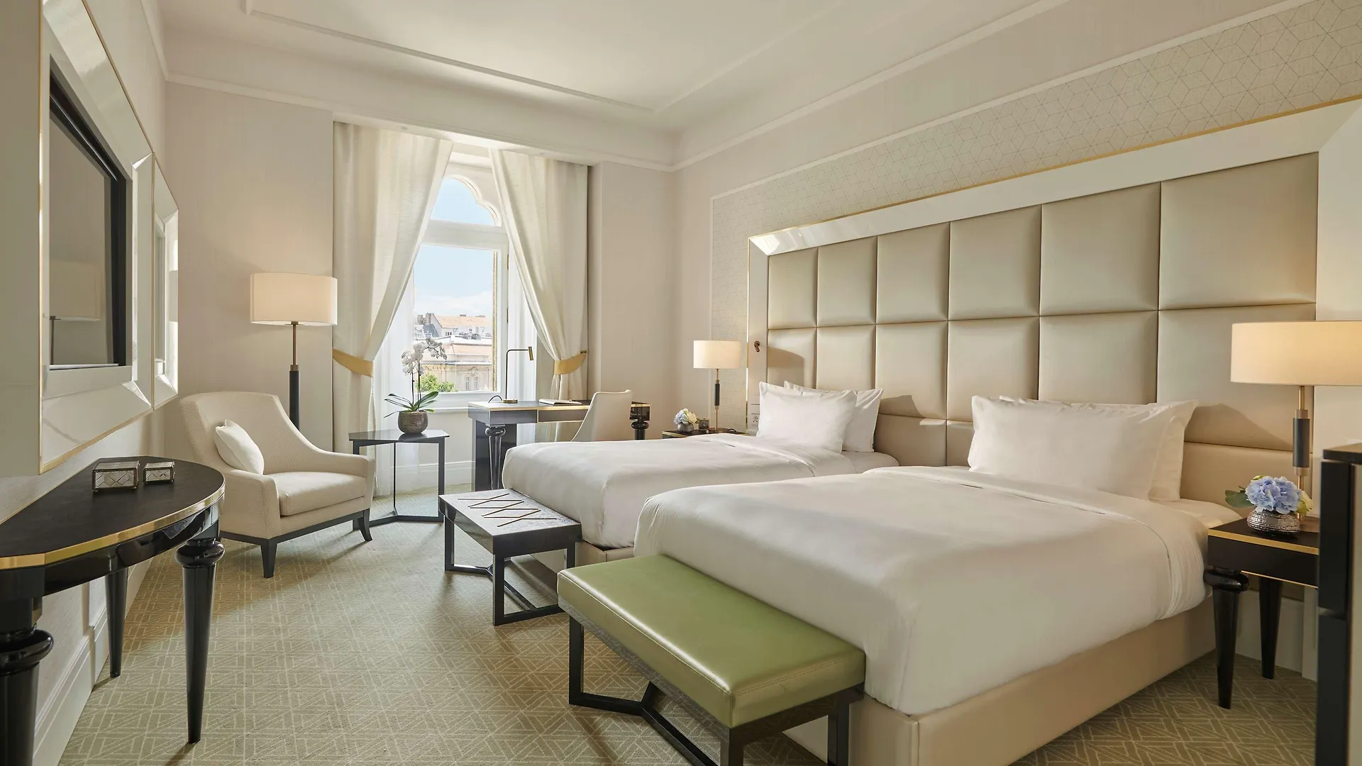 Parisi Udvar Hotel Budapest, Part Of Hyatt