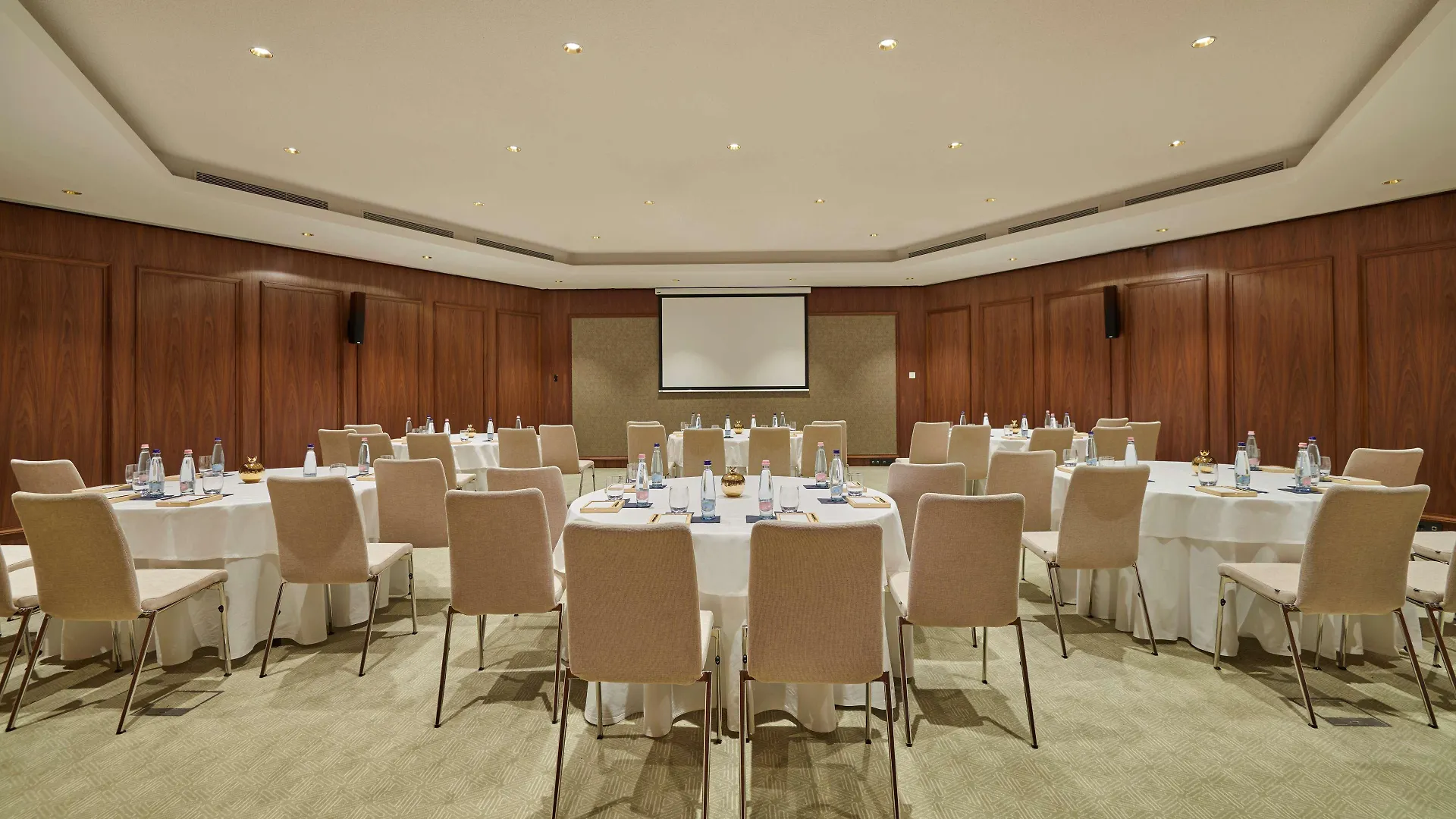 Parisi Udvar Hotel Budapest, Part Of Hyatt