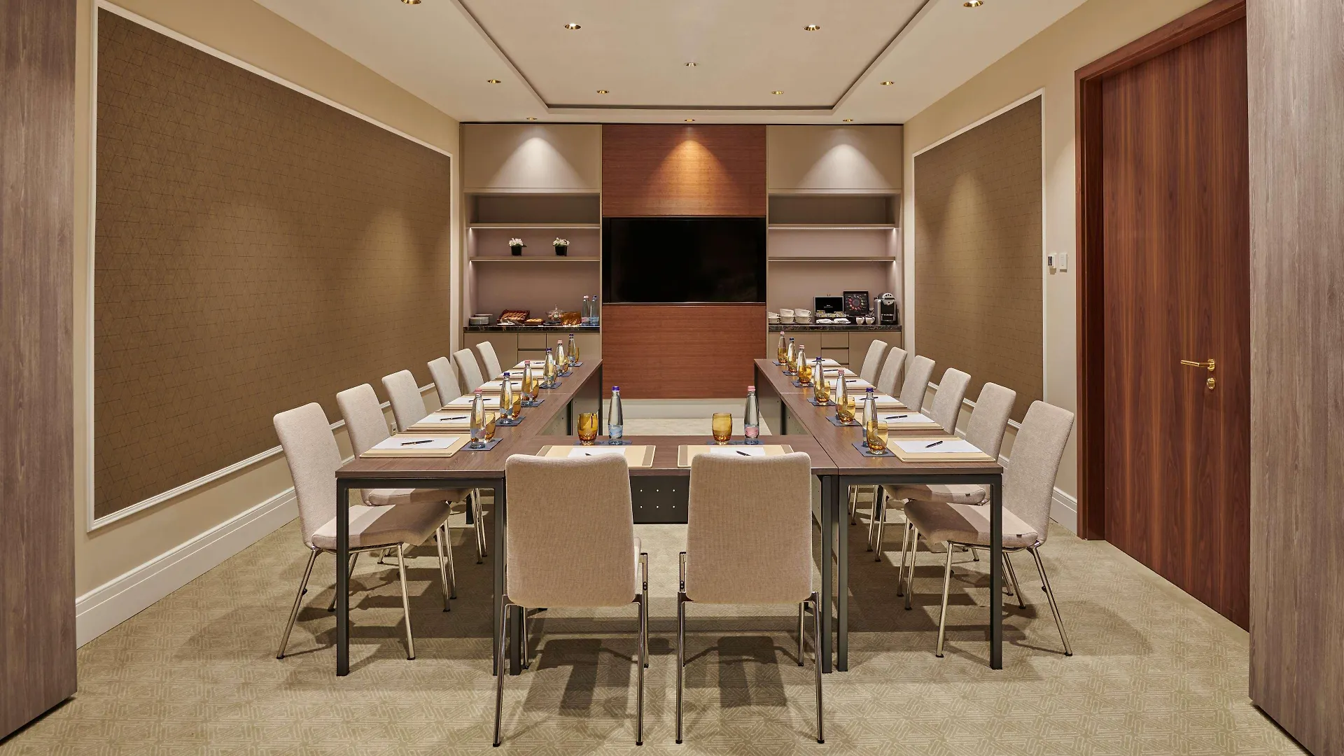Parisi Udvar Hotel Budapest, Part Of Hyatt