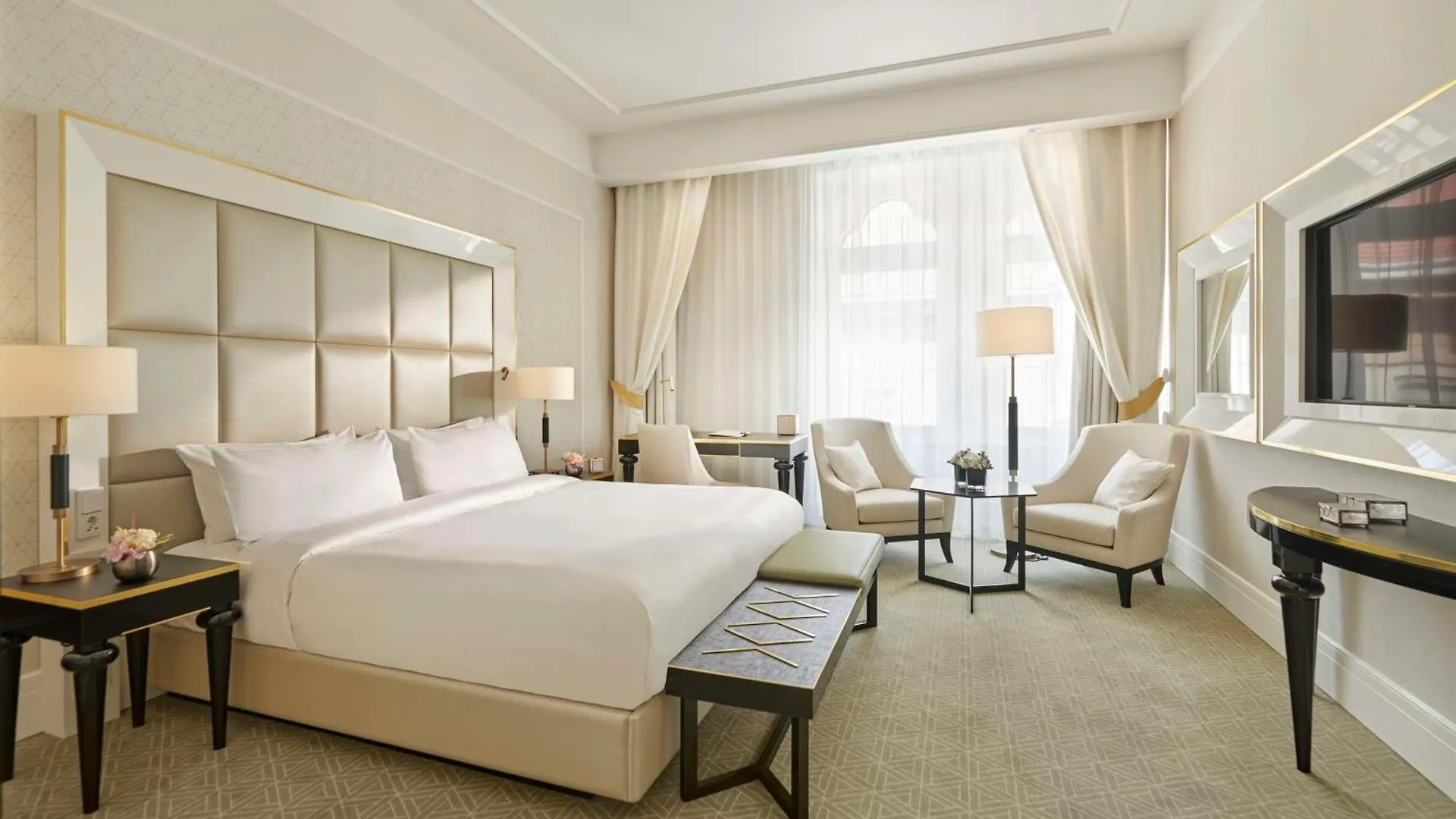 Parisi Udvar Hotel Budapest, Part Of Hyatt